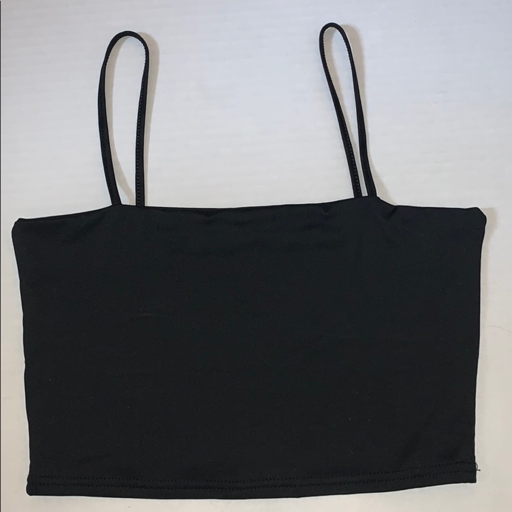 ✨Black spaghetti strap crop top